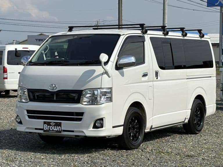 トヨタ　ハイエースバン