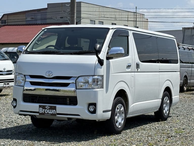 トヨタ　ハイエースバン