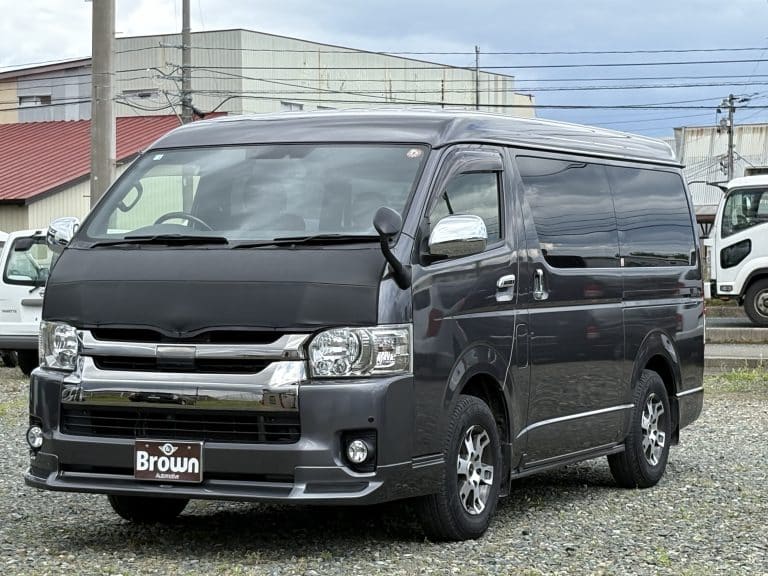 トヨタ　ハイエースバン