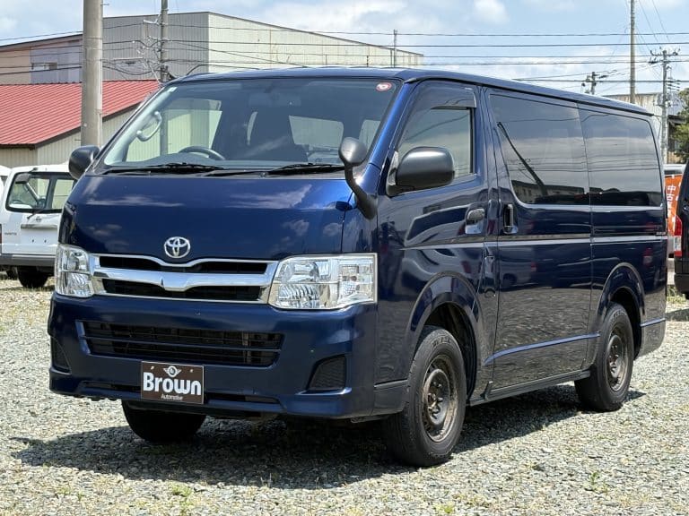 トヨタ　ハイエースバン
