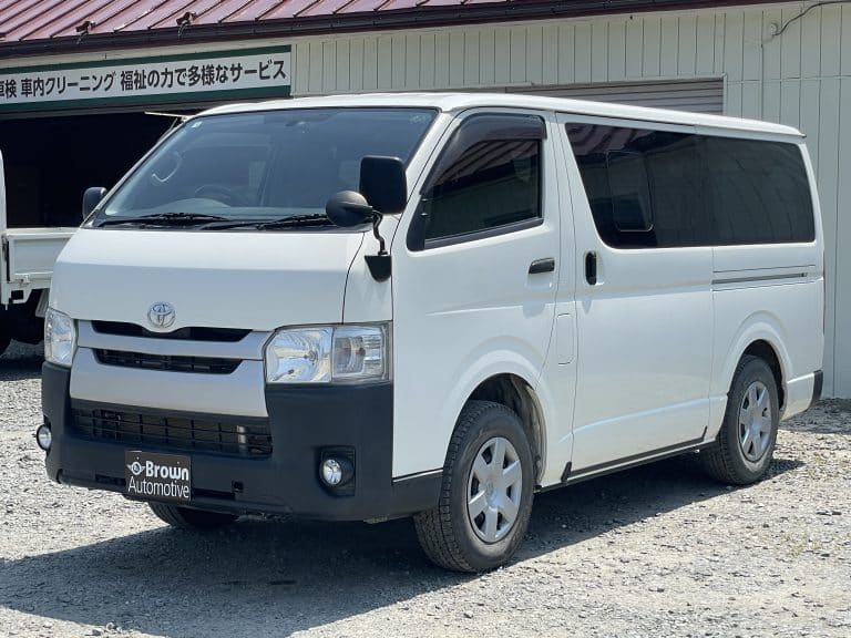 トヨタ　ハイエースバン