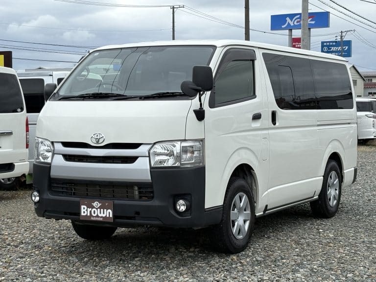 トヨタ　ハイエースバン