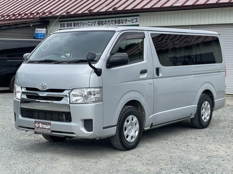 トヨタ　ハイエースバン